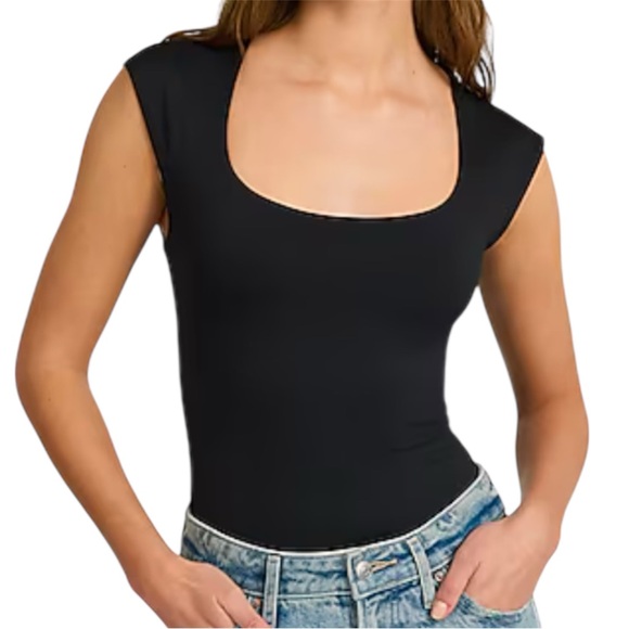Express Body Contour High Compression Scoop Neck Cap Sleeve Bodysuit - Picture 1 of 5
